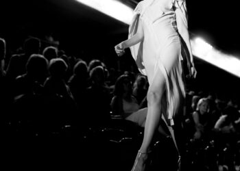 Coleção ousada de Harris Reed surpreende na LFW