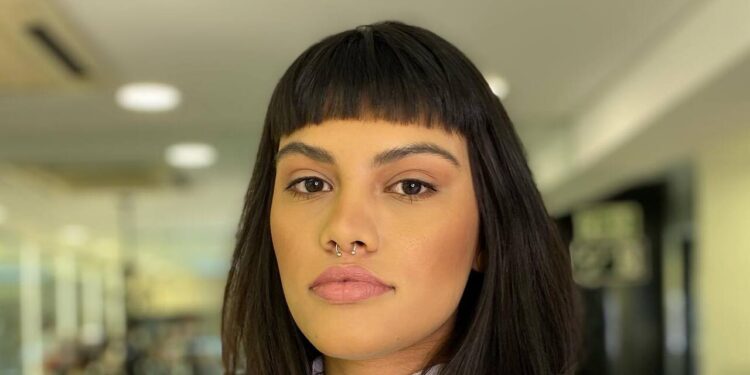 Como escolher o tipo perfeito de baby bangs para seu rosto