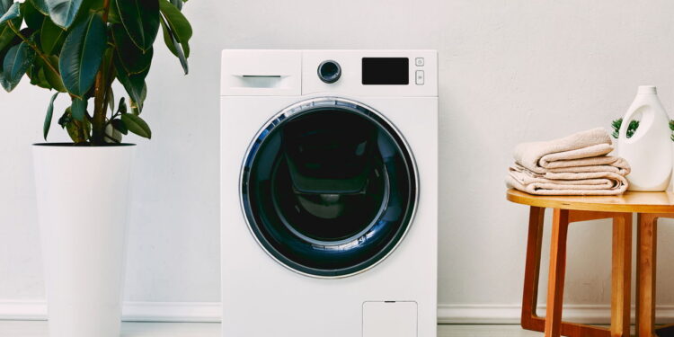 Confira como fazer para economizar na máquina de lavar roupa