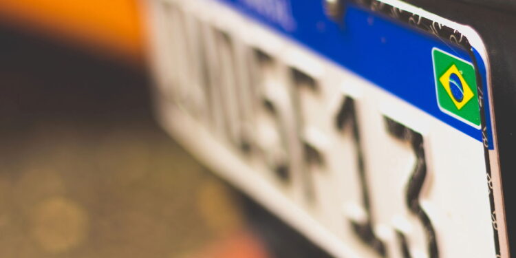 Nova lei da placa Mercosul já está em vigor e valendo para todos os motoristas
