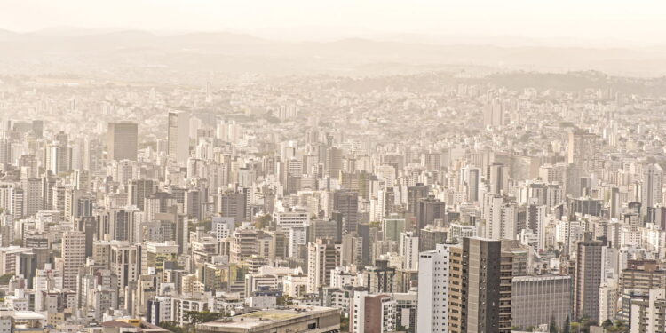Clima de hoje no outono com previsão do tempo nas capitais e chegada da frente fria pelo Brasil