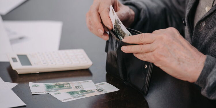 Novo direito que garante benefícios para quem tem 60 anos ou mais