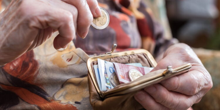 Beneficio brasileiro ganha destaque entre idosos por disponibilizar transporte grátis