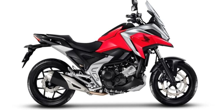 Honda conquista reconhecimento global ao inovar no design de duas motos premiadas