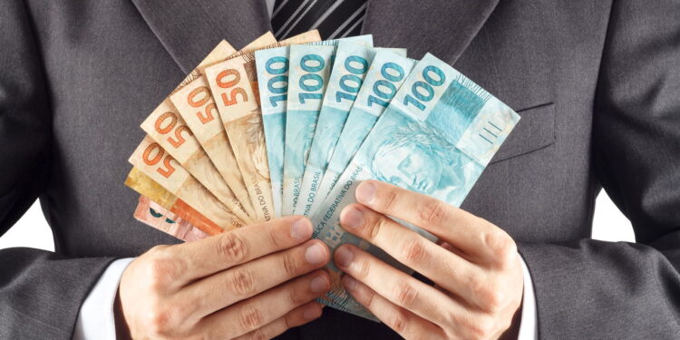 Uma nova abordagem do governo reajusta o salário mínimo do Brasil em 2025