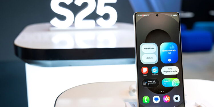 Galaxy S25 Edge com design ultrafino tem data de lançamento marcado