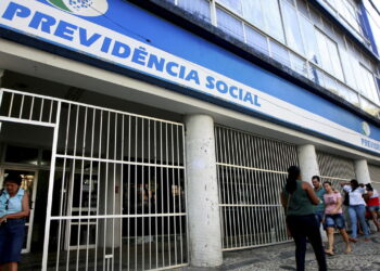 Governo volta a ativa para acelerar análise de benefícios no INSS e reduzir filas