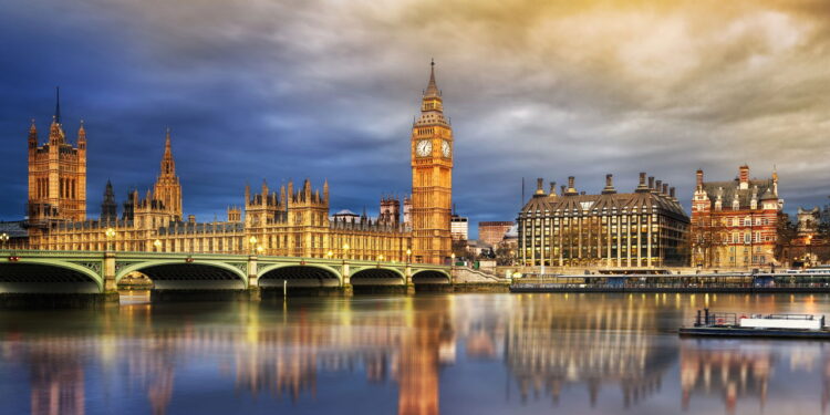 Cidade por ser uma das mais visitadas do mundo também é a que mais tem congestionamento