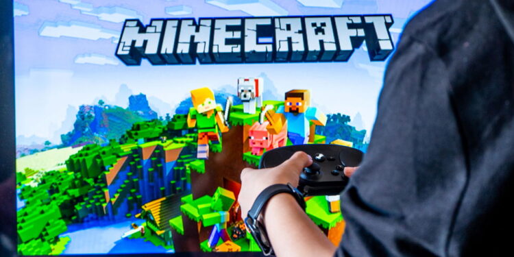 O filme de Minecraft saiu, mas agradou os fãs?