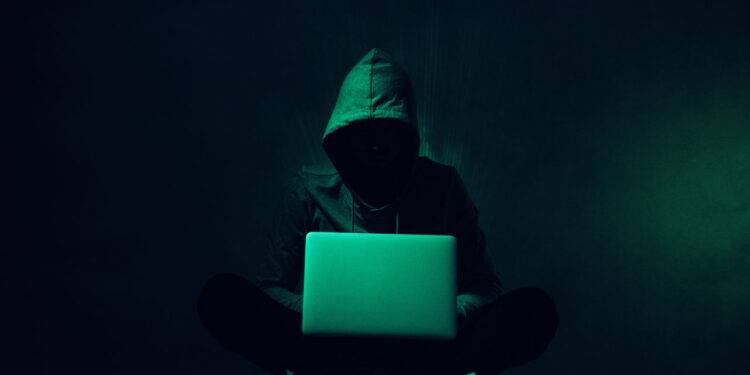 Golpes online acende sinal vermelho entre os brasileiros e aumenta clima de desconfiança na internet