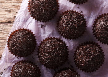 Você nunca mais vai querer o brigadeiro comum depois de conhecer esta versão