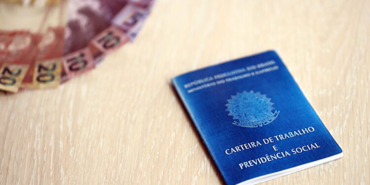 PAT de Guarujá oferece oportunidades em várias áreas profissionais