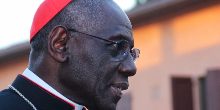 Conclave secreto começa e pode eleger papa negro pela 1ª vez