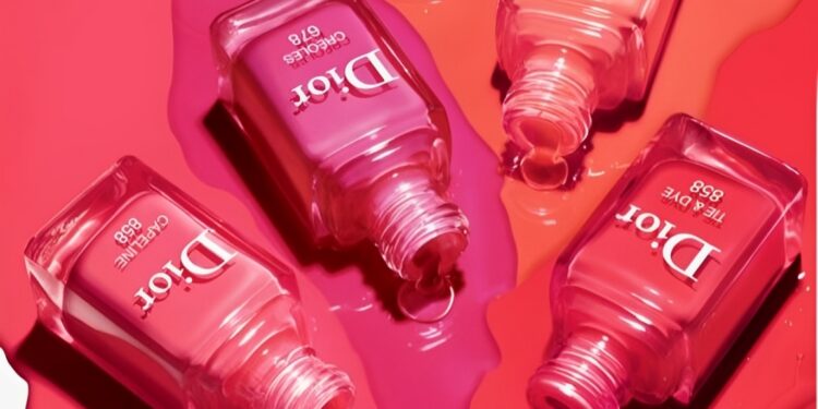 Unhas de milhões! Conheça o 'Rosa Blush Dior', o esmalte mais amado do momento!