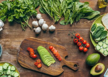 Espinafre faz bem mesmo? Quais são os benefícios que ele traz a saúde