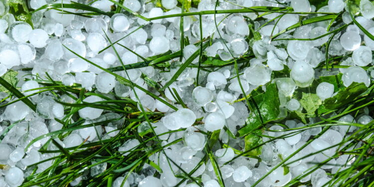 Granizo o fenômeno climático mais perigoso que você ja viu