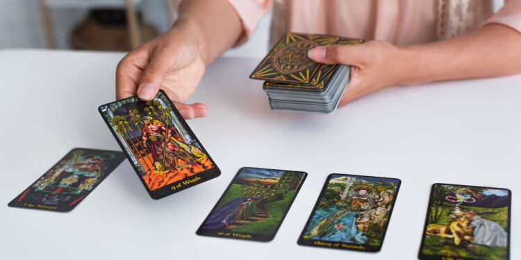 Essa carta do tarô pode transformar sua semana em prosperidade