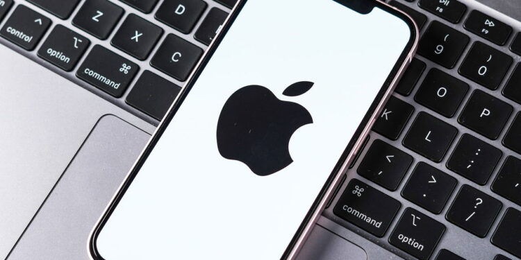 iOS 18.5 Beta 1 chega para devs e em breve será liberado para mais usuários.