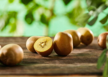 Confira as melhores dicas para conseguir plantar kiwi em casa