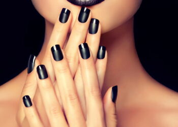 Essas unhas estão dominando as praias e passarelas em 2025