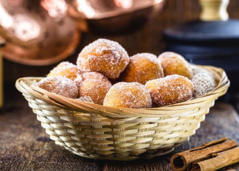 Receita saudável de bolinho de chuva sem fritura e sem açúcar para um lanche irresistível
