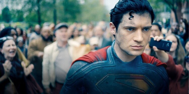 Trailer do filme Superman revela novos vilões e heróis deixando os fãs eufóricos