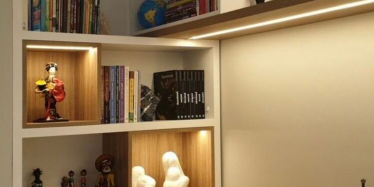 A melhor forma de usar luz para ampliar ambientes reduzidos
