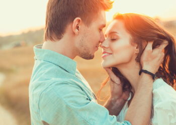 Um beijo por dia pode ser o segredo do seu bem-estar