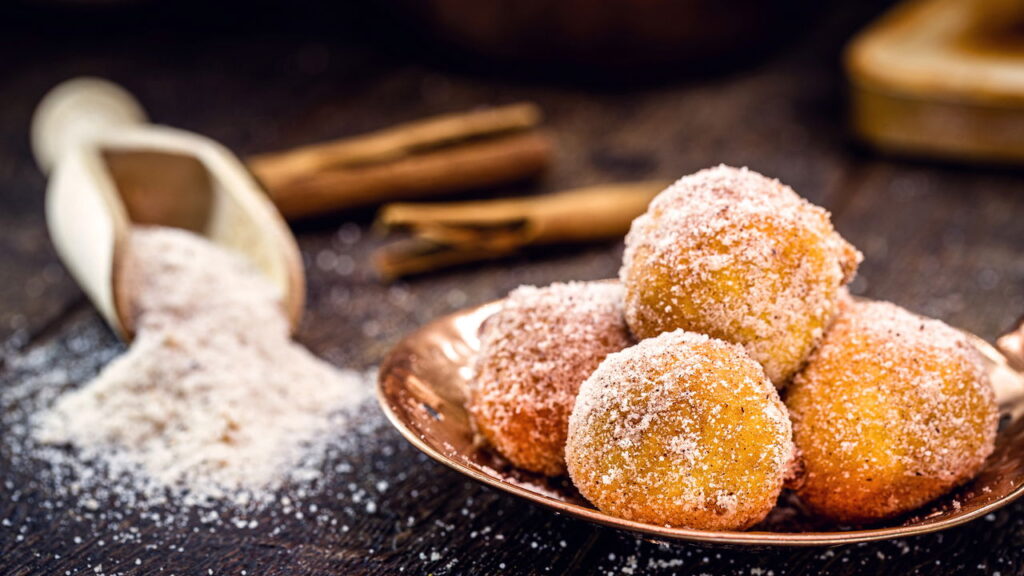 Saiba como fazer um irresistível bolinho de chuva na airfryer em 8 minutos