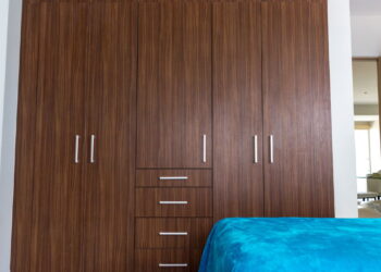 5 formas geniais de dar nova vida ao seu guarda-roupa