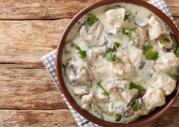 Receita para fazer o melhor fricassê de frango para seu almoço ser inesquecível