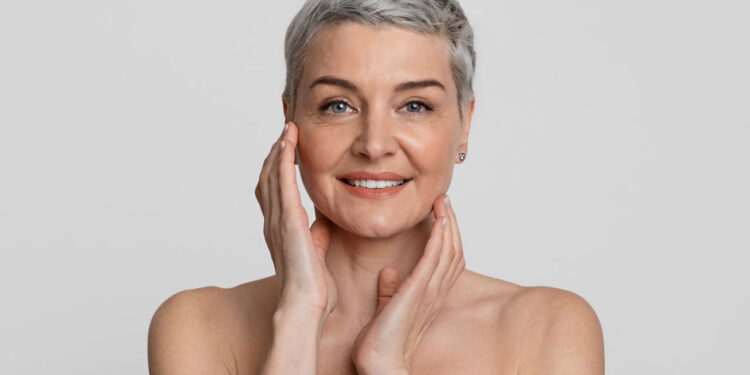 A tendência no skincare que ativa colágeno e combate rugas naturalmente