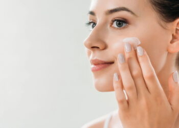 O segredo da pele firme após os 40 pode estar em suas mãos