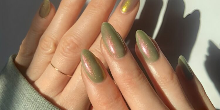 Top 5 esmaltes verdes que são sucesso nas redes sociais