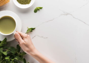 Esta bebida simples transforma sua saúde em dias