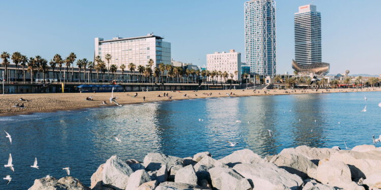 Cidade é o destino global para os turistas que amam praias marcantes!