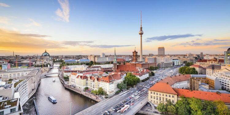 Cidade atrai turistas pelo seu crescimento econômico e atmosfera tranquila