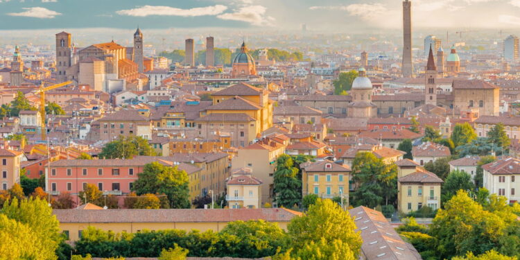 A cidade italiana que está surpreendendo o mundo com sua qualidade de vida