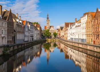 Cidade é conhecida por seu centro histórico preservado e arquitetura medieval