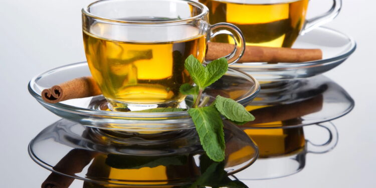 Os melhores chás para acelerar o metabolismo e secar barriga