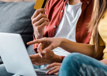 Novo golpe usa sites falsos para afetar milhares de vítimas preocupando usuários