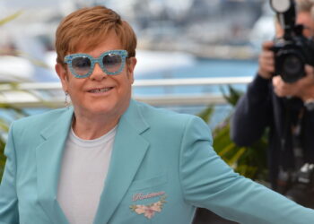 Veja a história real do famoso cantor Elton John que inspirou o filme "Rocketman"