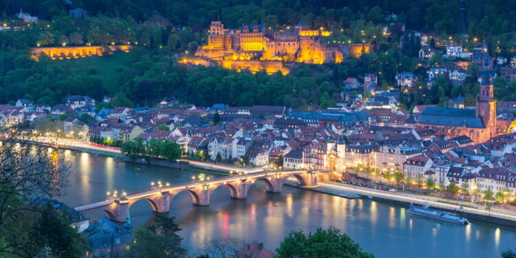 Cidade é conhecida por suas universidades incríveis e paisagens naturais