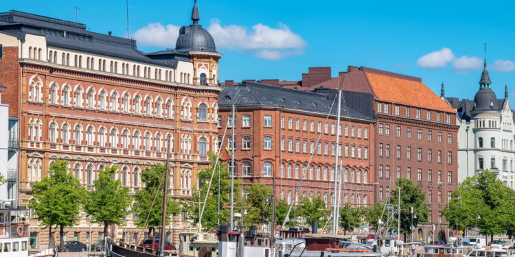 Cidade tem grande fluxo de visitantes internacionais por suas paisagens lindas