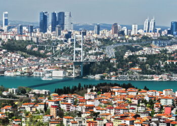 Essa cidade entre dois mundos virou o novo sonho dos brasileiros