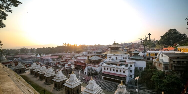 Conheça a cidade que encantou os turistas por suas lindas montanhas e paisagens