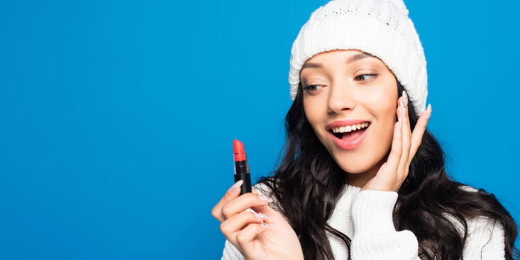 O truque simples que faz sua maquiagem durar muito mais no inverno