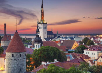 Cidade capital medieval impressiona com arquitetura de tirar o fôlego