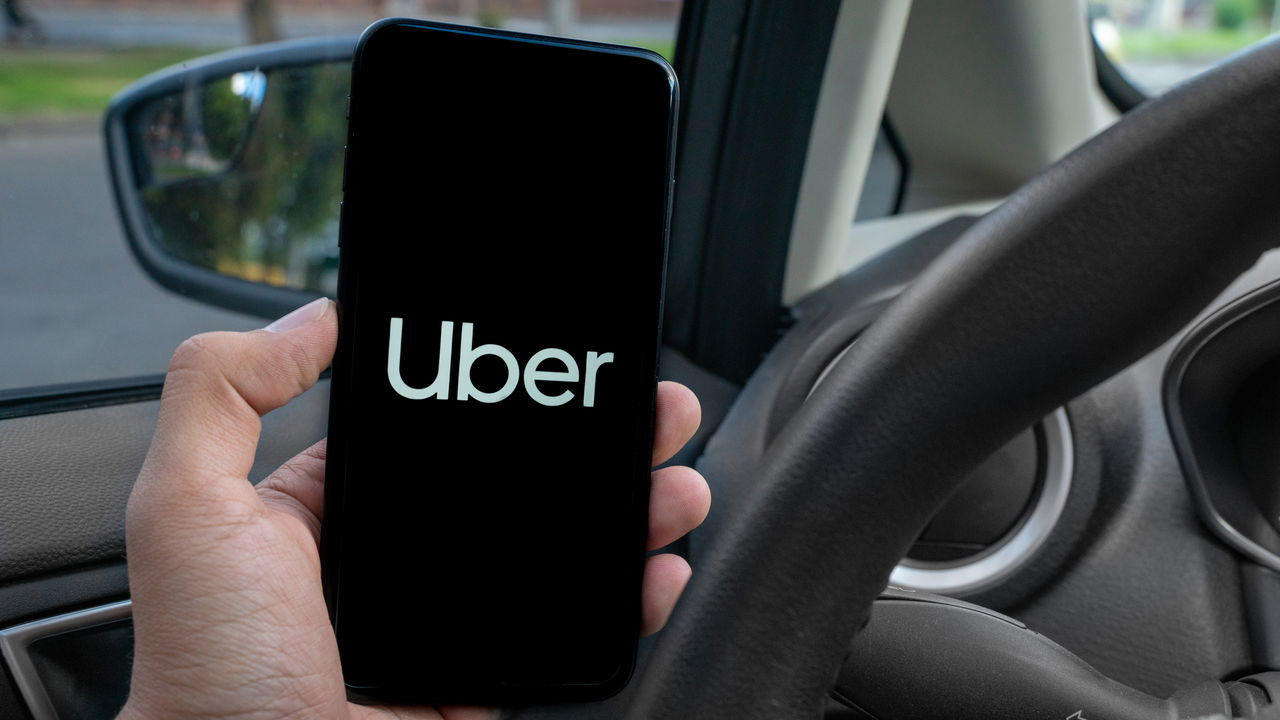 Usuários da Uber podem pagar menos nas corridas ao aceitarem assistir anúncios