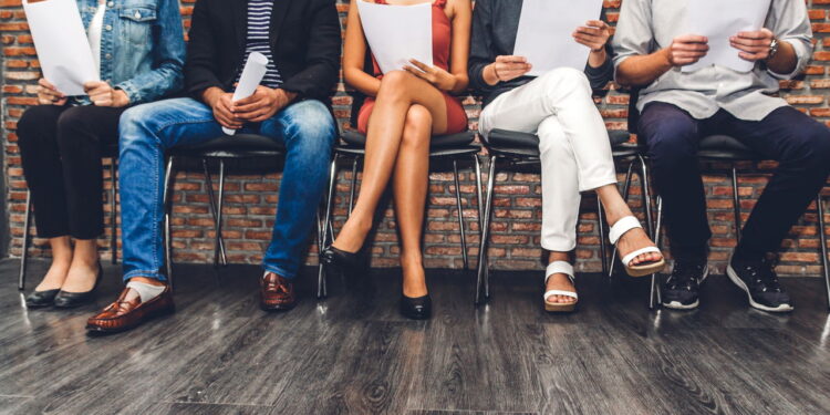 Novo golpe usa vagas de emprego falsas para afetar milhares de brasileiros